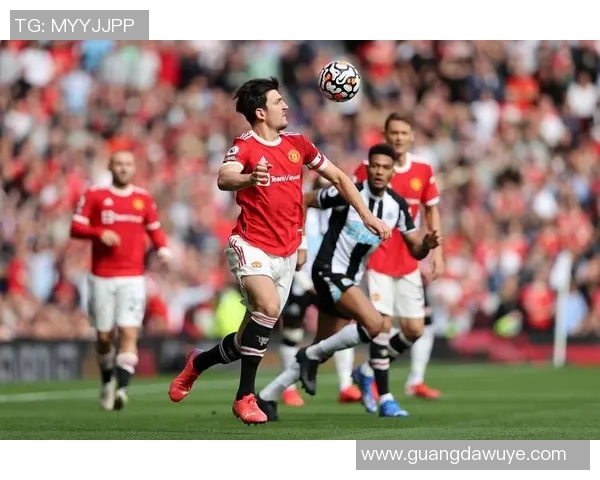 曼联与纽卡斯尔联精彩对决回顾2021赛季录像分析